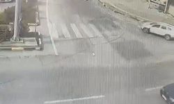 Kamyonun çarptığı Aysu hayatını kaybetti; kaza kamerada