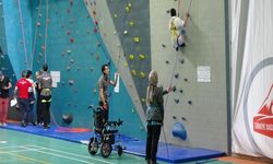 Para Tırmanış Şampiyonası'ndan 11 madalya ile dönüp, başarılarını halay çekerek kutladılar