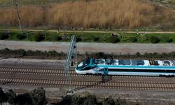 Türkiye'nin ilk hızlı treni saatte 225 kilometre hıza ulaştı