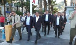 Özgür Özel, Manisa’da mezarlık ve şehitlik ziyaretlerinde bulundu
