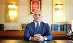 'Çingene Kızı' mozaiğinin kayıp parçalarından biri daha Türkiye'ye kazandırıldı