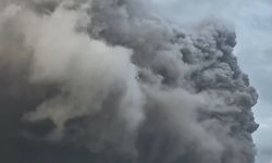 Mayon Yanardağı'nda patlama