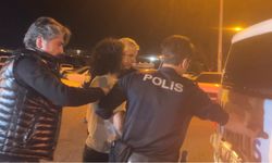 Müdahale ettikleri kadının çocukları tarafından rehin tutulan sağlık görevlilerini polis kurtardı