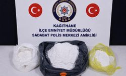 Kağıthane'de uyuşturucu deposuna çevrilen aile binasına baskın: 'Peçeteye sarıp yutuyoruz'