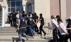 Muğla merkezli 4 ilde gözaltına alınan 18 göçmen kaçakçılığı şüphelisi adliyede