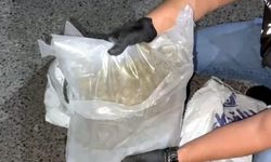 Aracının motor kısmına gizlediği uyuşturucuları piyasaya sürmek isterken yakalandı