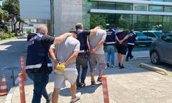 Husumetli iki grup arasında silahlı kavga; 3 yaralı