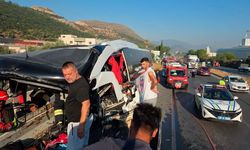 Muğla'da yolcu otobüsü TIR’a çarptı: 2 ölü, 17 yaralı