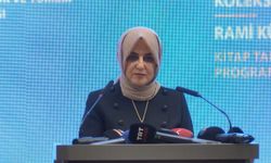 Bakan Ersoy: 2010 yılından bu yana Kürtçe klasik eserleri Türkçe çevirileriyle birlikte yayınlıyoruz