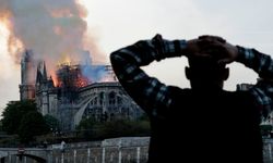 Notre Dame yangınıyla alay etti, Fransa Büyükelçisi kızdı: Utanmıyor musunuz!