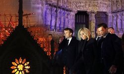 Macron: Notre Dame'ı 5 yılda yeniden yapacağız