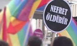 Babasını trans kadının evinde görünce dehşet saçtı!