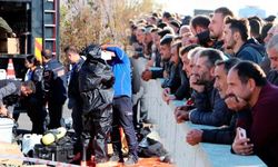 Antalya'daki 'yokluk intiharında' Şimşek ve ailesi özel kıyafetli ekipler tarafından defnedildi, ailenin yakınları mezarlığa yaklaştırılmadı