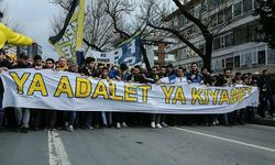 Fenerbahçe taraftarı Riva'daki TFF binasında!