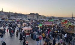 Eminönü ve Sultanahmet meydanları da belediye etkinliklerine kapatıldı