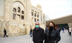 Azerbaycan'da sokağa 'sms' ile çıkılabilecek