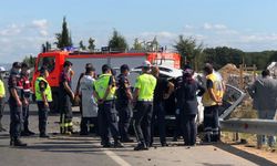 Kırklareli'de hafif ticari araç refüje çarptı: 2 ölü