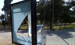 CHP’li belediyenin bilboardlarını kırdı, bakın nasıl 'ödüllendirildi'