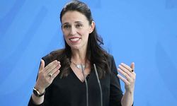 Yeni Zelanda Başbakanı Ardern: Koronavirüs hastalarıyla seks yapmayın