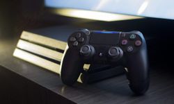 Sony PS4’e olan desteğini mecburen devam ettirecek