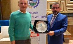 Müebbet hapis alan Galip Öztürk'e AKP'li başkan plaket verdi