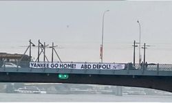 ABD savaş gemisine Galata'da karşılama! Yankee go home