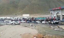 Muhteşem Cuma alışverişi biten İranlılar ülkelerine dönüş yapmaya başladı
