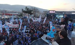 Türk Metal Sendikalı yüzlerce emekçi MESS'in zam teklifini protesto etti!