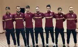 Ofspor başkanı ve futbolcular arasında gülümseten atışma
