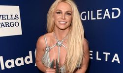 Britney Spears, çıktığı tatilde sahilden çıplak fotoğraflar paylaştı