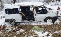 Samsun'da öğrenci servisi devrildi: 1 ölü, 7 yaralı