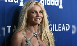 Britney Spears üçüncü çocuğuna hamile olduğunu duyurdu