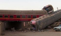 İran'da facia! 350 kişinin olduğu tren raydan çıktı