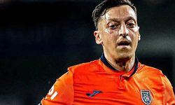 Mesut Özil 3 ay sahalardan uzak! Ameliyat sonrası ilk fotoğraf