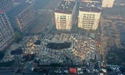 Onlarca kişinin enkaz altında hayatını kaybettiği Rende Sitesi'nin sahibi yaş haddinden serbest kaldı