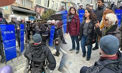 Uzaktan eğitim kararını protesto eden öğrencilere polis müdahalesi