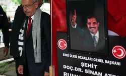 Kemal Kılıçdaroğlu Sinan Ateş'in mezarını ziyaret etti