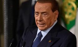 Eski İtalya Başbakanı Silvio Berlusconi hayatını kaybetti