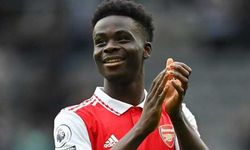 Arsenal’li futbolcudan depremzede ailelere konteyner yardımı