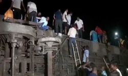 Hindistan’da tren katliamı! En az 171 kişi hayatını kaybetti