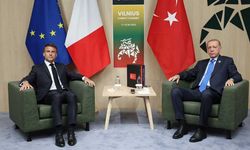 Erdoğan ile Macron NATO Zirvesi'nde bir araya geldi