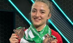 Dünya Halter Şampiyonası'nda Cansu'dan 3 bronz!