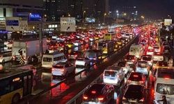 Okullar açıldı İstanbul'da trafik durdu!