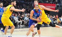 Anadolu Efes, Barcelona'yı ezdi geçti