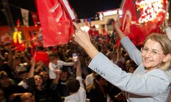 Ayşegül Ovalıoğlu Bakırköy'ün ilk kadın belediye başkanı oldu