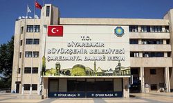 Diyarbakır Büyükşehir Belediyesi'nden 'bayrak' ve 'İstiklal Marşı' yalanlaması