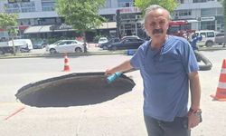 Ankara'da korkutan olay! Melih Gökçek Bulvarı'nda yol çöktü