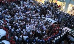 Diyarbakır'daki kayyım protestosuna polis müdahalesi