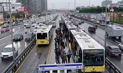 Metrobüs durağında üst geçit çalışması! 75 gün sürecek