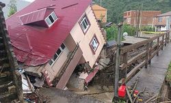 Giresun'u sağanak vurdu! Ev yan yattı, iş yerlerini su bastı